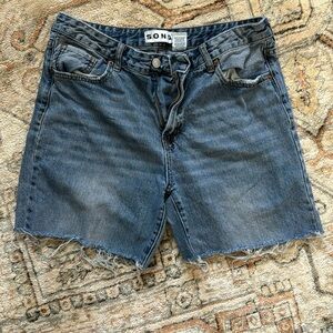 Long blue jeans shorts